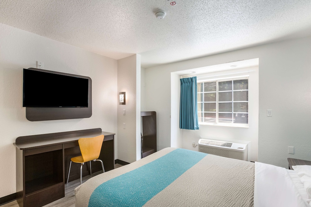 Motel6 Smyrna, GA - Atlanta 24/39