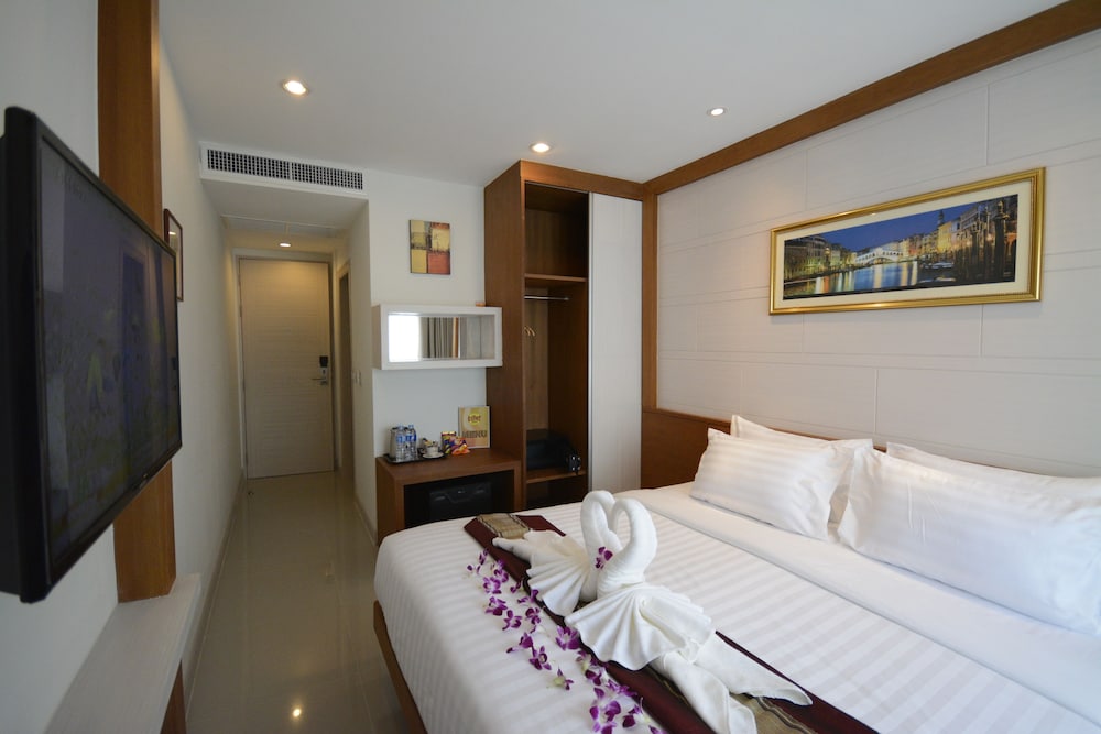 The Patong Center Hotel 12/40