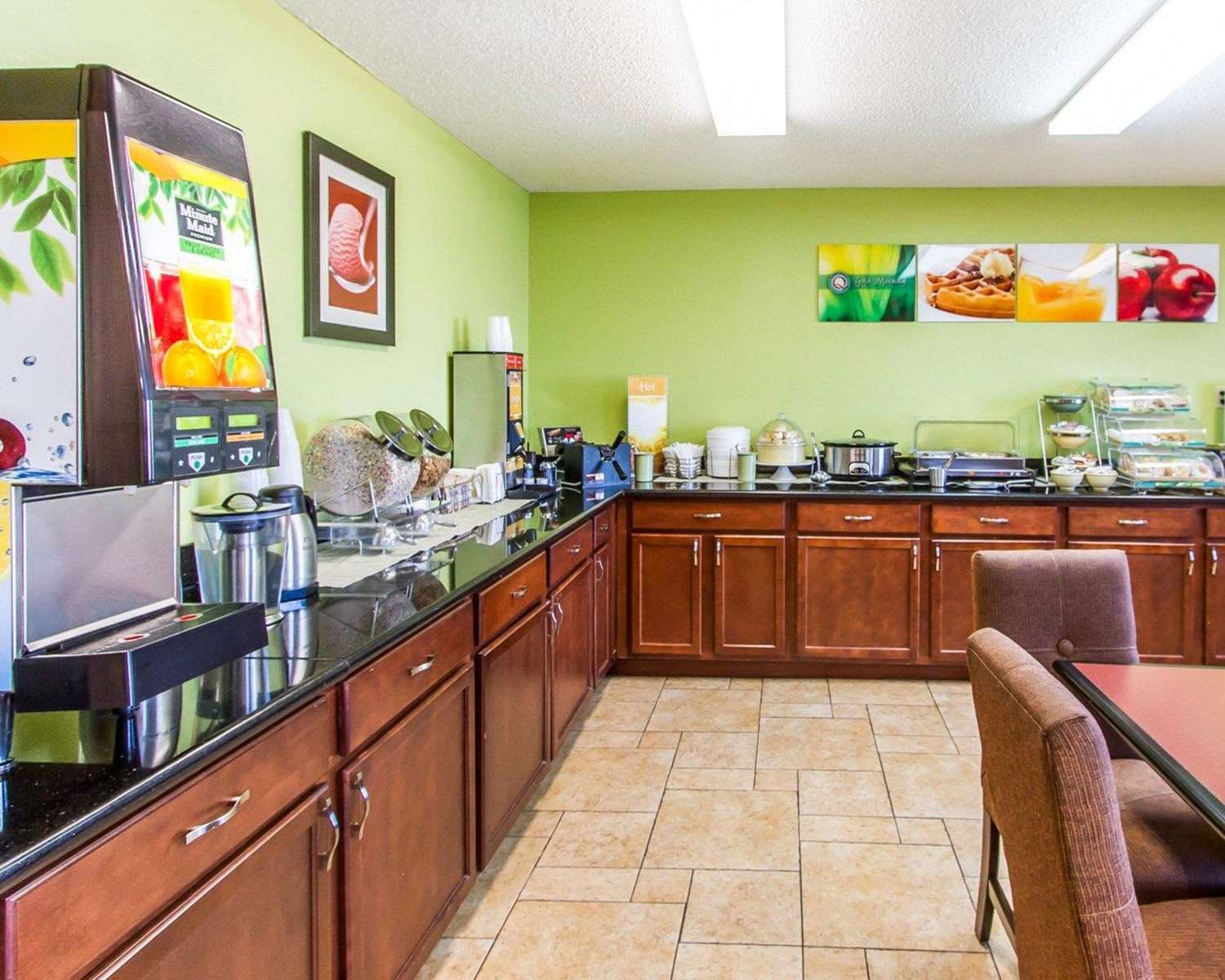 Quality Inn & Suites Ottumwa North 12/16