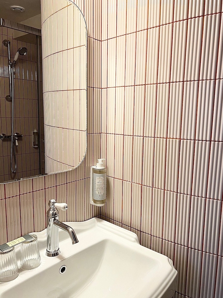 Hotel La Tour Intendance, Bordeaux 54/60