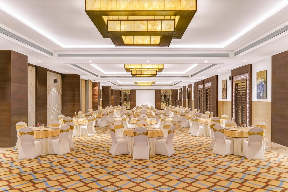 Lemon Tree Premier, Dwarka 40/50
