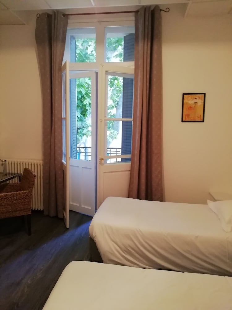 STANDARD, TWIN BEDS