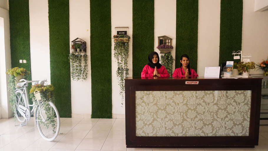 The Garden Hotel Gorontalo 3/11