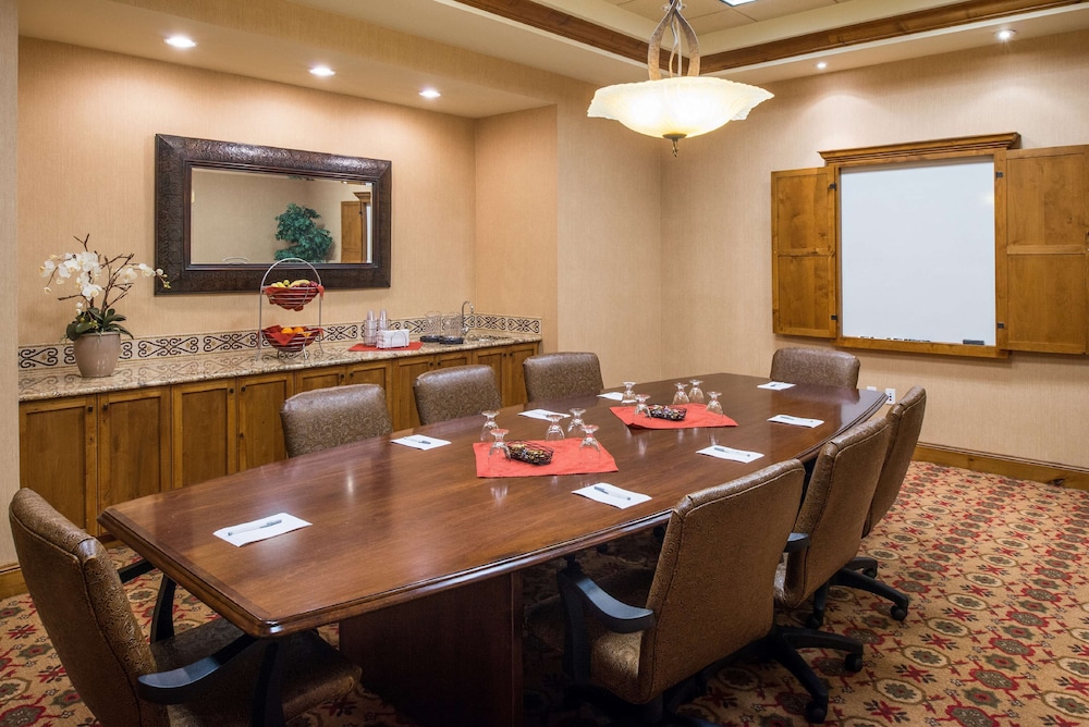 Hampton Inn and Suites Coeur D Alene 43/45