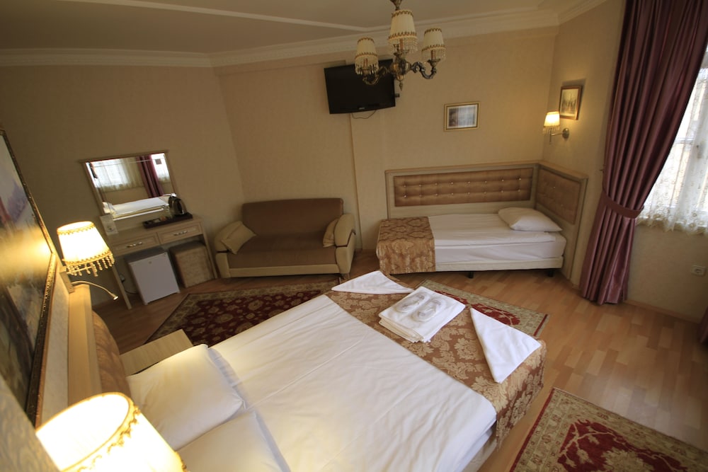 Tashkonak Hotel 16/77