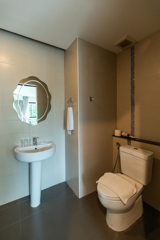 Jira Boutique Residence 50/50