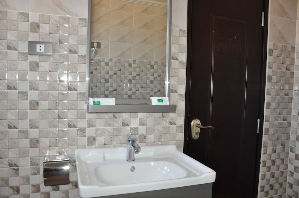 North Addis Hotel 37/42