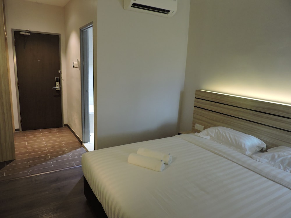 The Blanket Hotel 19/45