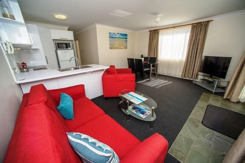 Beaches Serviced Apartments 23/46