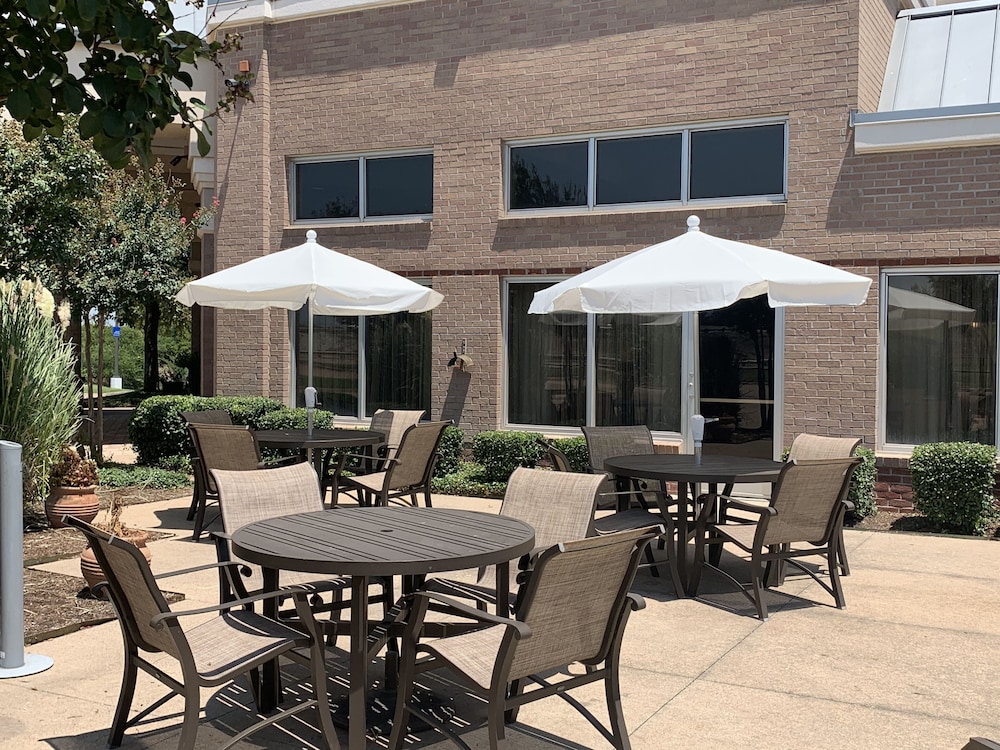 Hampton Inn and Suites Ft. Worth Alliance Airport 38/53