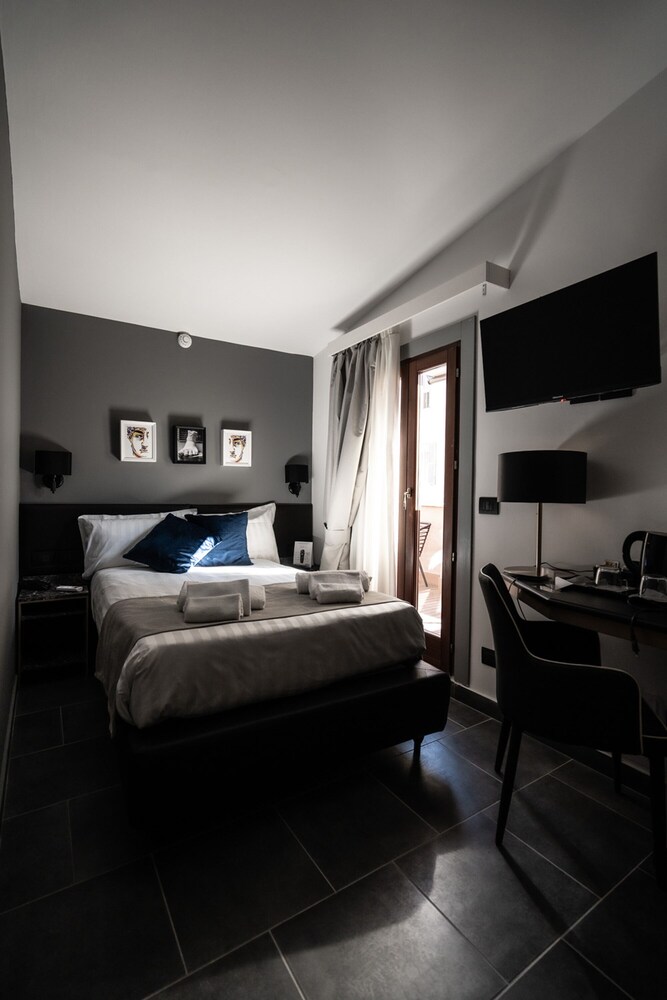 SUPERIOR, DOUBLE BED