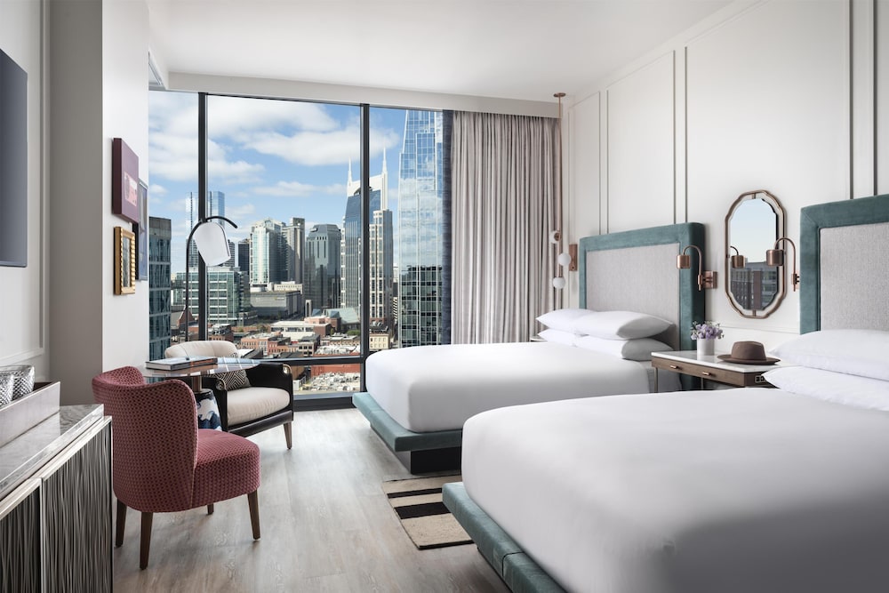 Room, 2 Queen Beds, Broadway View
