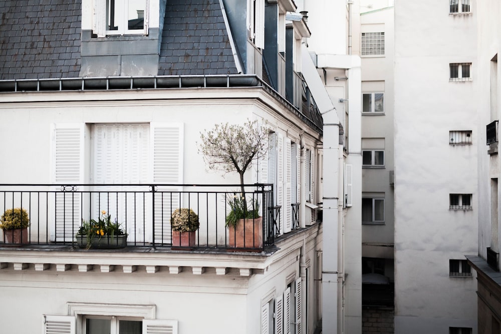 Mathis Elysees Matignon 3/69