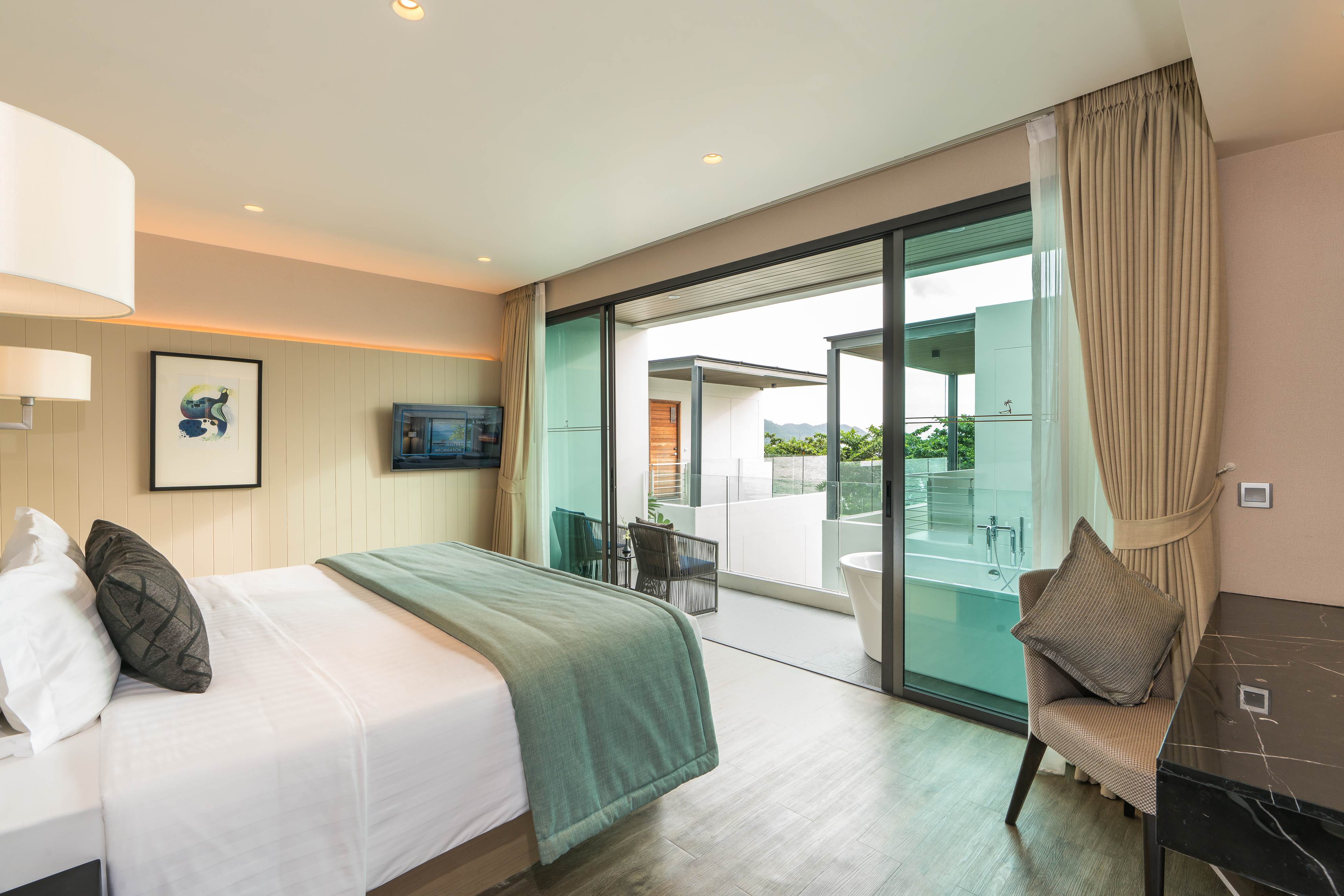 Deluxe, Double Bed, Pool View