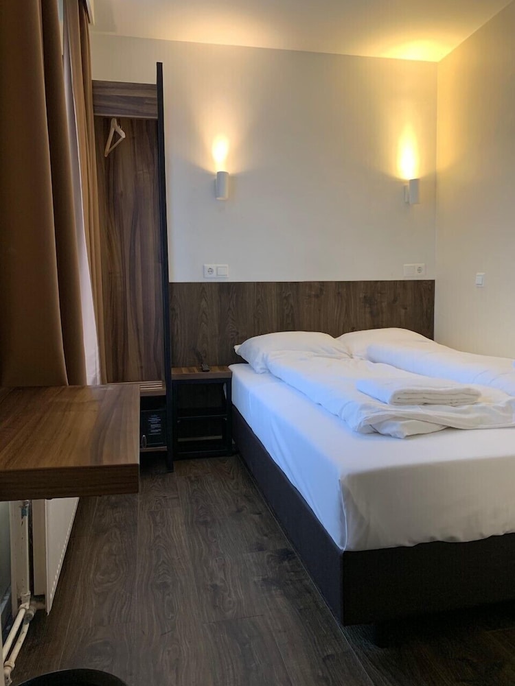 Orange Tulip Hotel 20/43