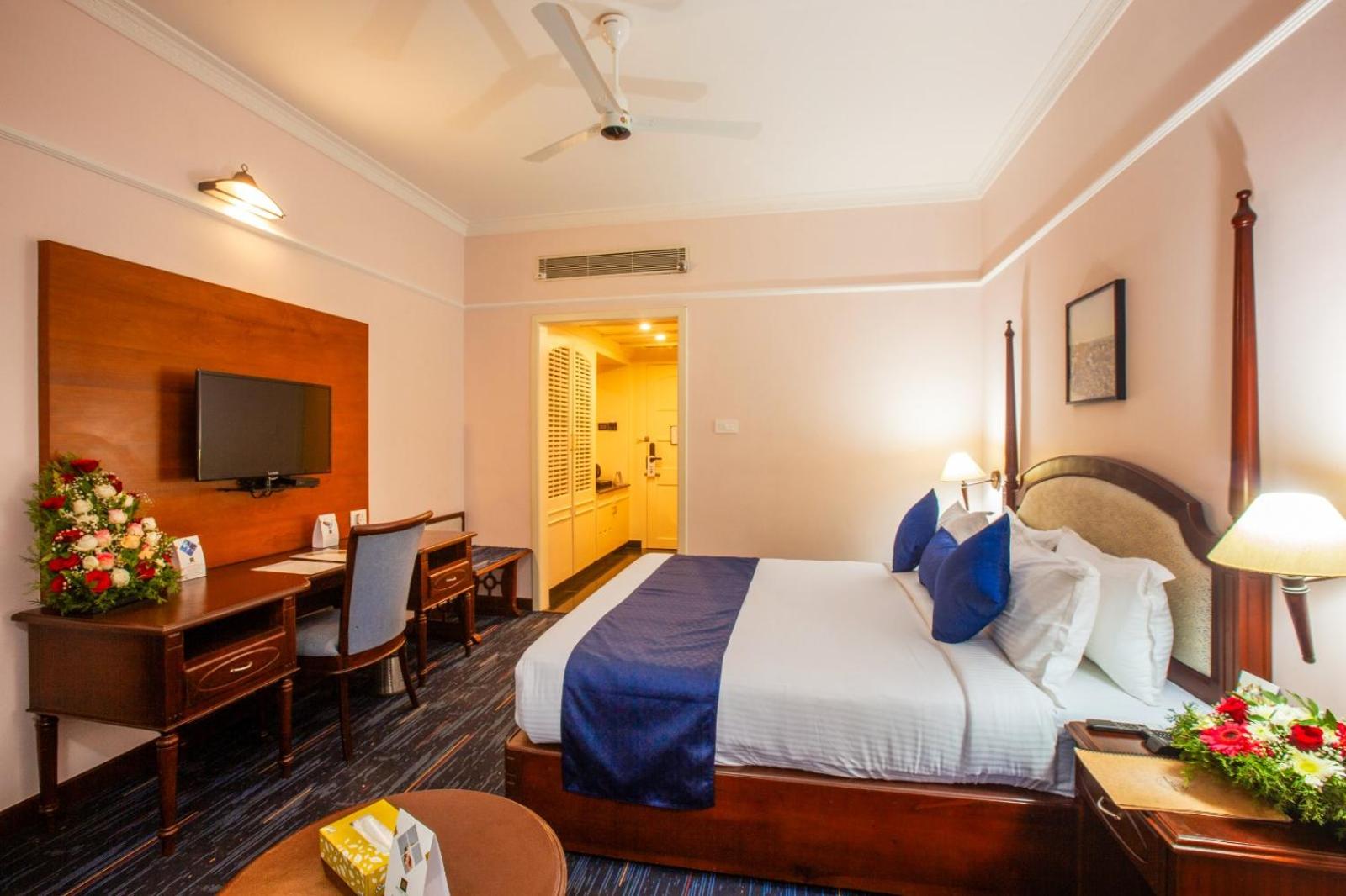 HOLIDAY HOTEL CHERAI 5/28