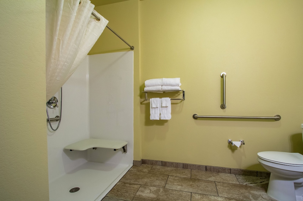 Cobblestone Hotel & Suites - Orrville 4/22
