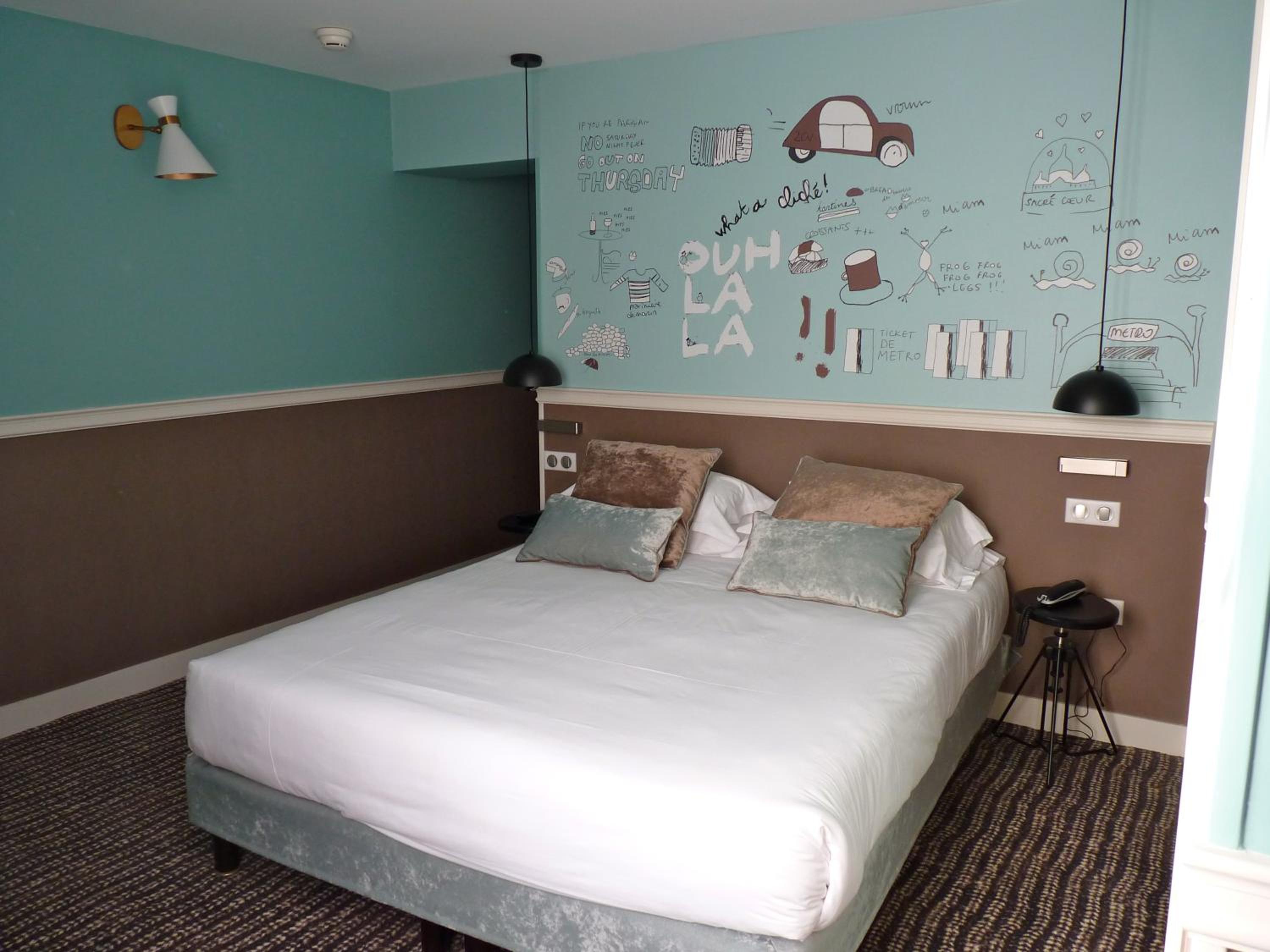 SUPERIOR, DOUBLE OR TWIN BED