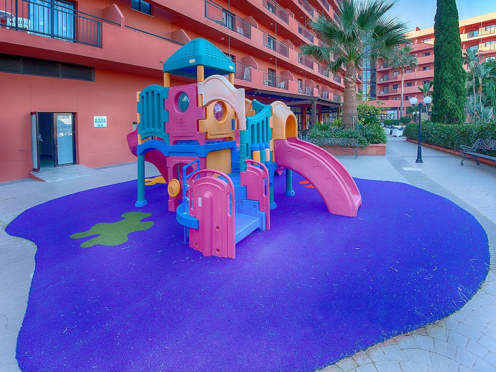 Fuengirola Beach Aparthotel 38/48