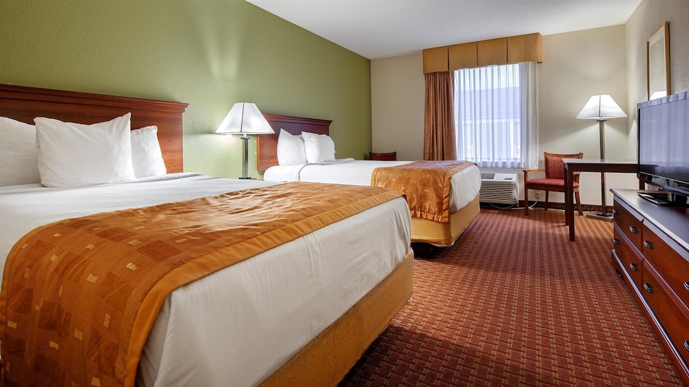 Deluxe Inn Wytheville 16/39