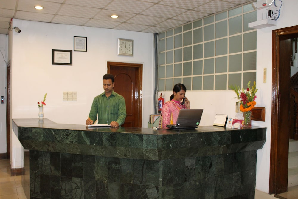 Hotel Aristocrat Inn photo4