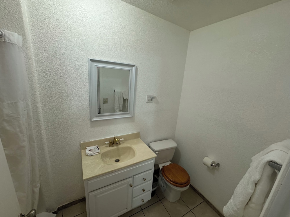 Western Motel 29/30