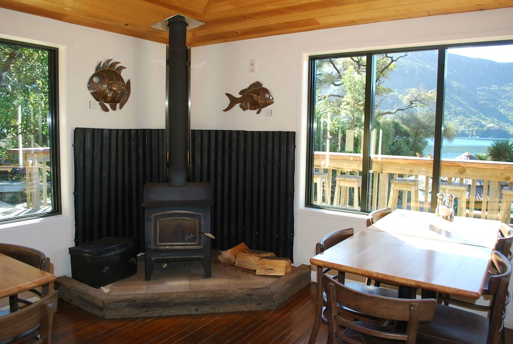 LOCHMARA LODGE 28/50