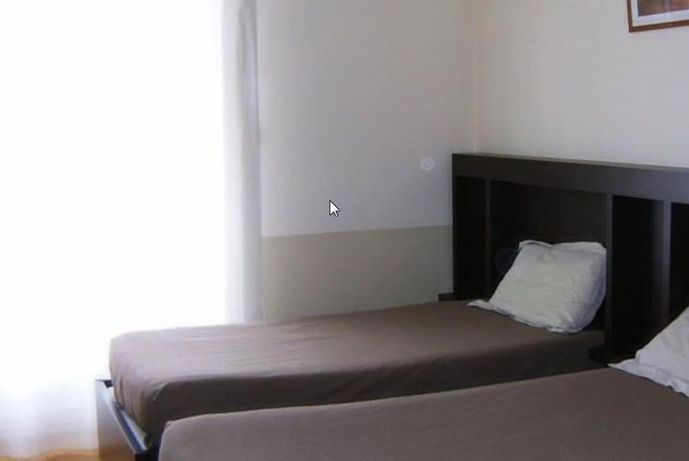 Hotel De La Rade 10/17