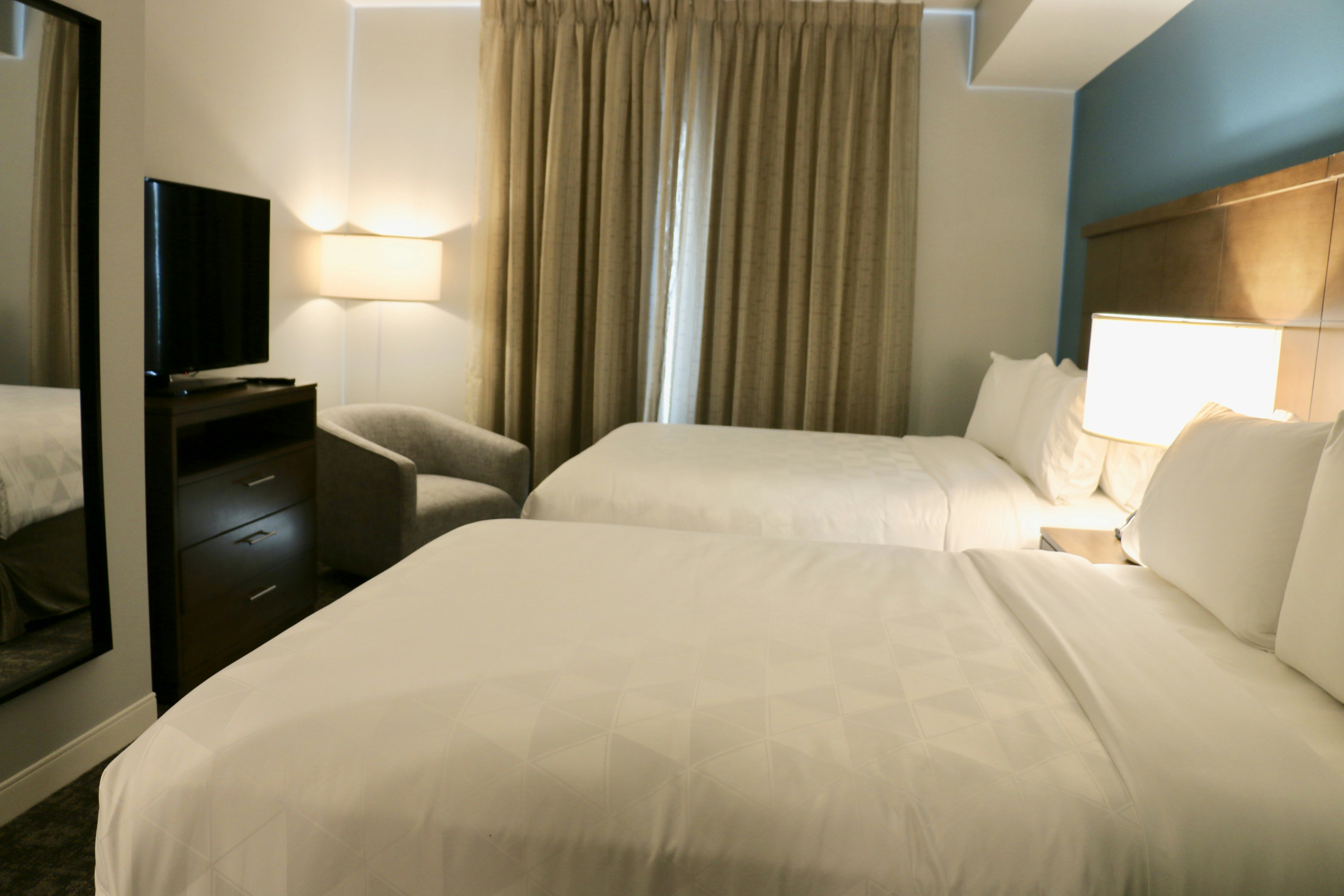 Staybridge Suites Long Beach Airport 15/50