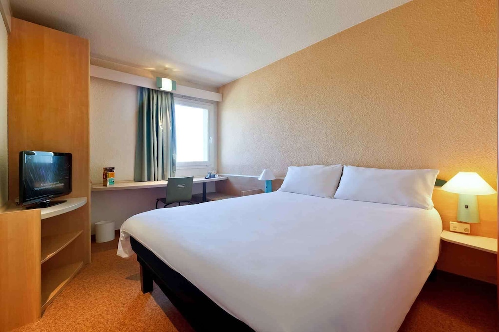 Ibis Guimaraes 16/73