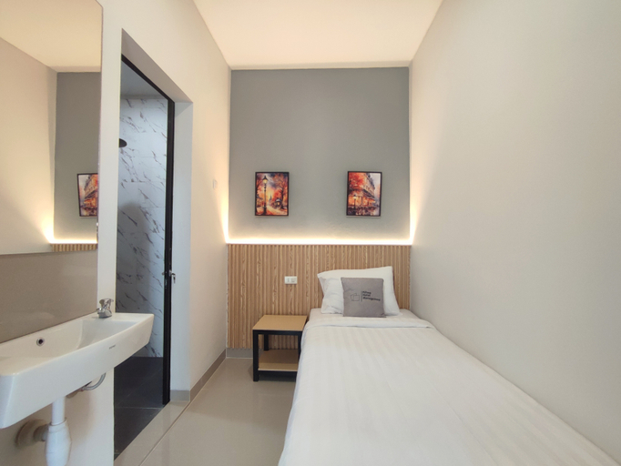 UpCity Express Hotel Semarang by Pillow 4/11