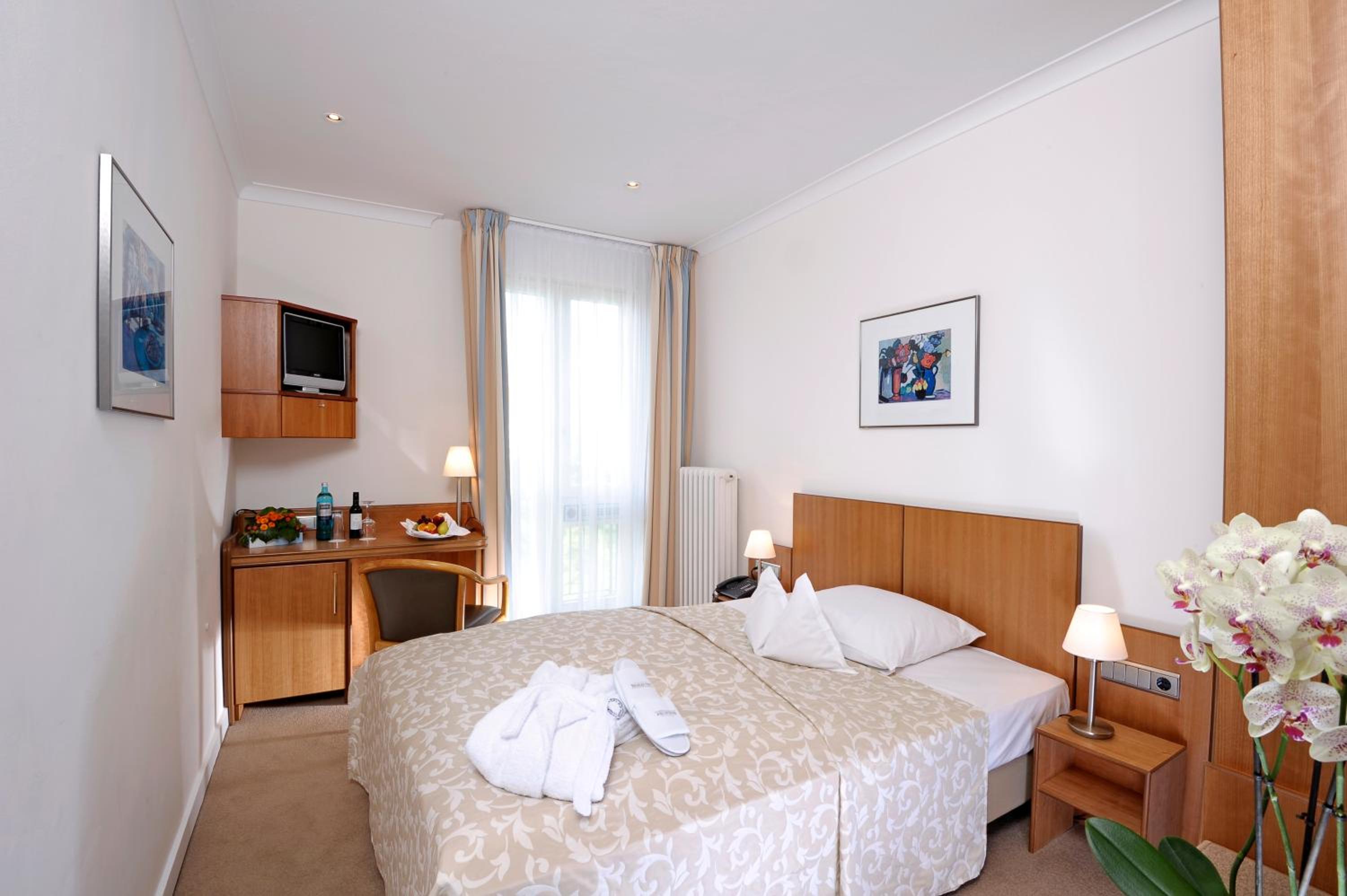 غرفة بسرير مزدوج، Baseler Hof Hotel 5/10