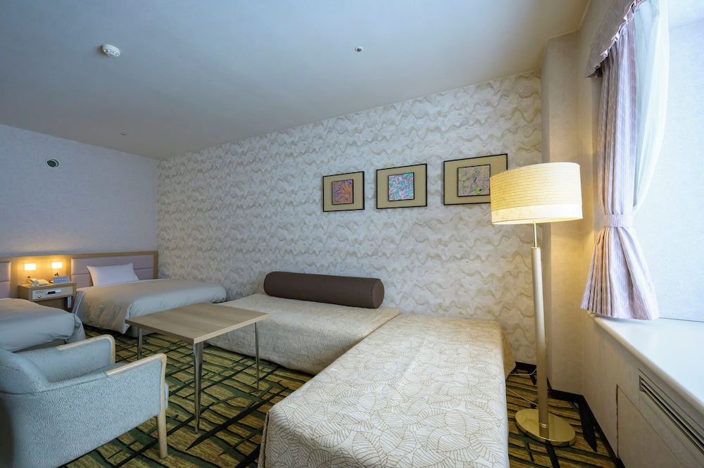 HOTEL TANGRAM 35/53