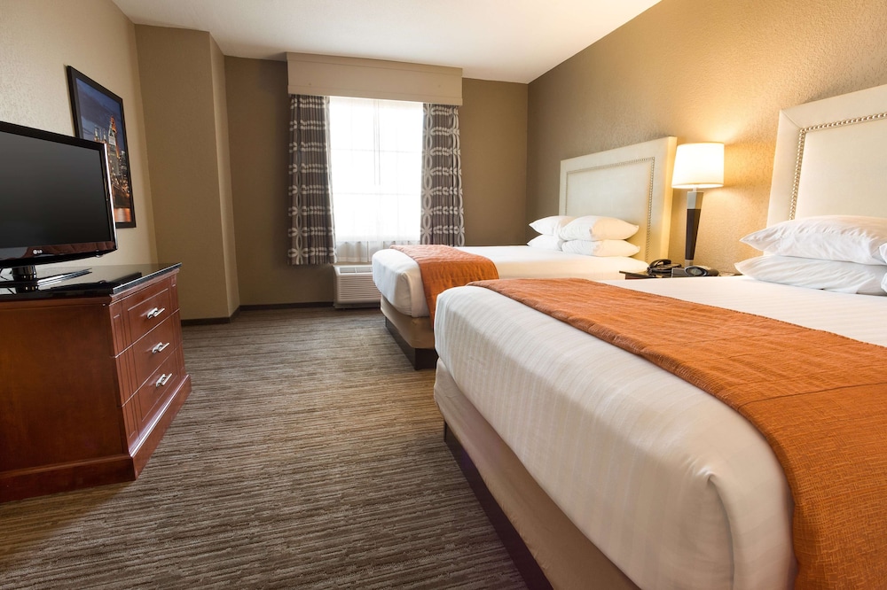 2 ROOMS, SUITE, 2 QUEEN BEDS, SOFA, ACCESSIBLE