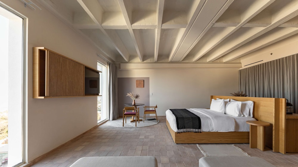 Junior Suite, King Bed, Sofa