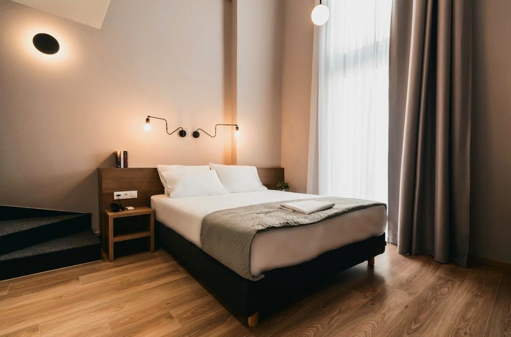 BED in Athens 19/48