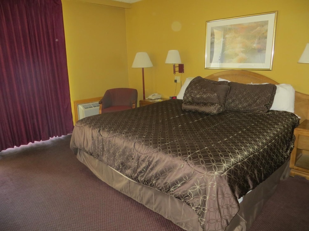 Days Inn Colorado Springs/Garden of the Gods 11/36