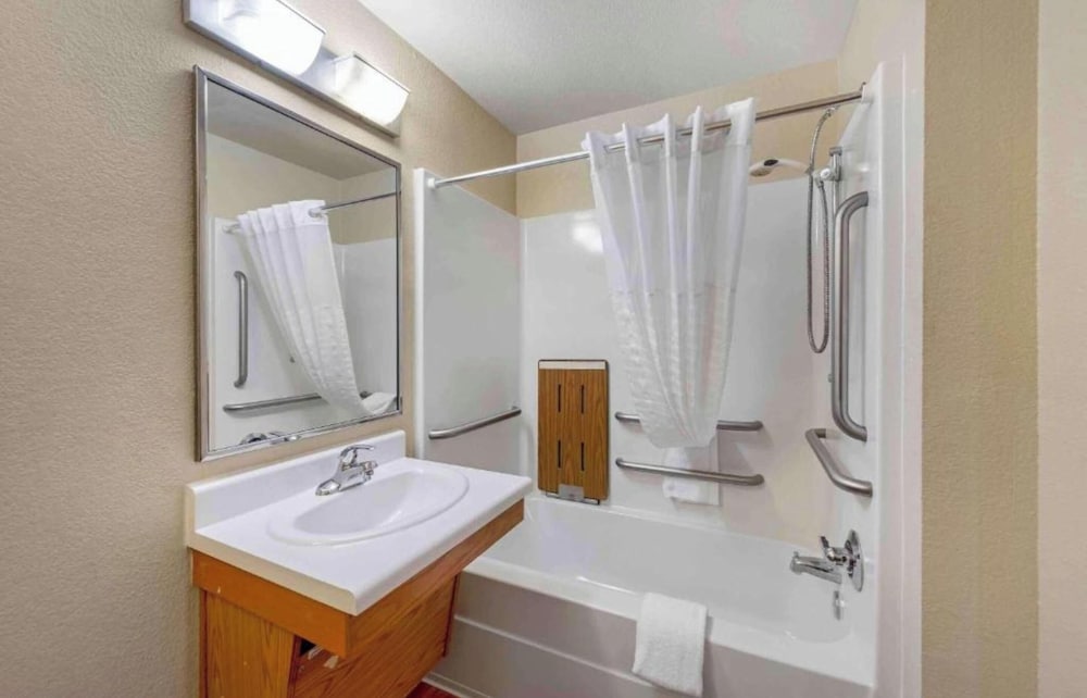 Studio 6 Extended Stay Oklahoma City Norman OK 47/49