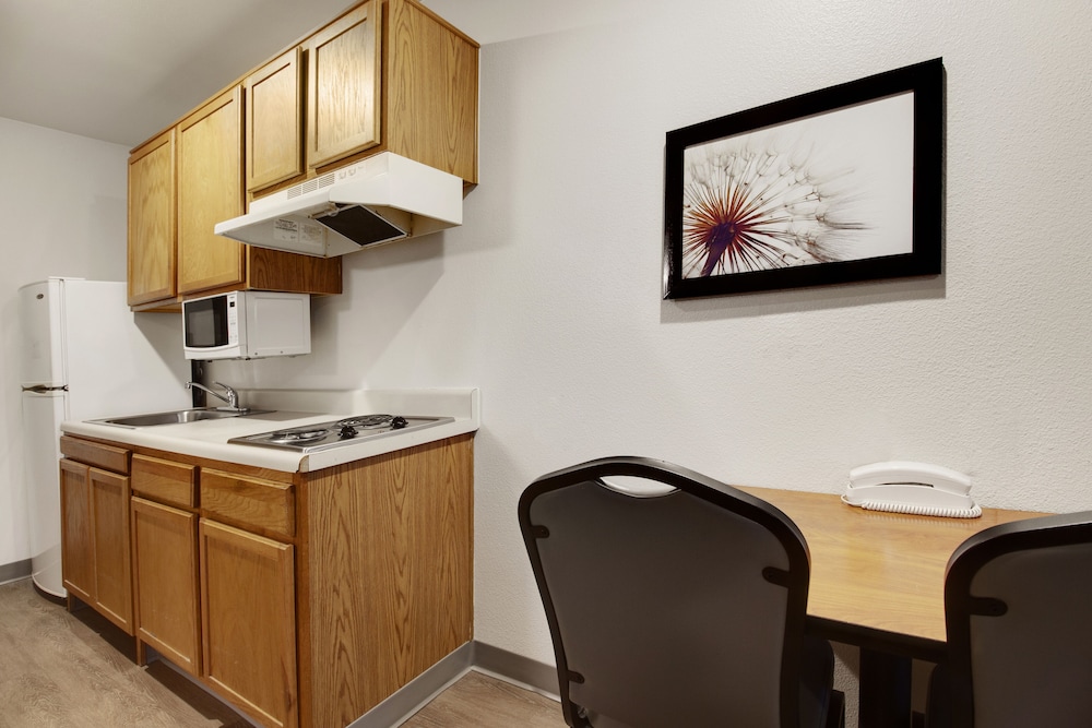WoodSpring Suites Houston Willowbrook photo5
