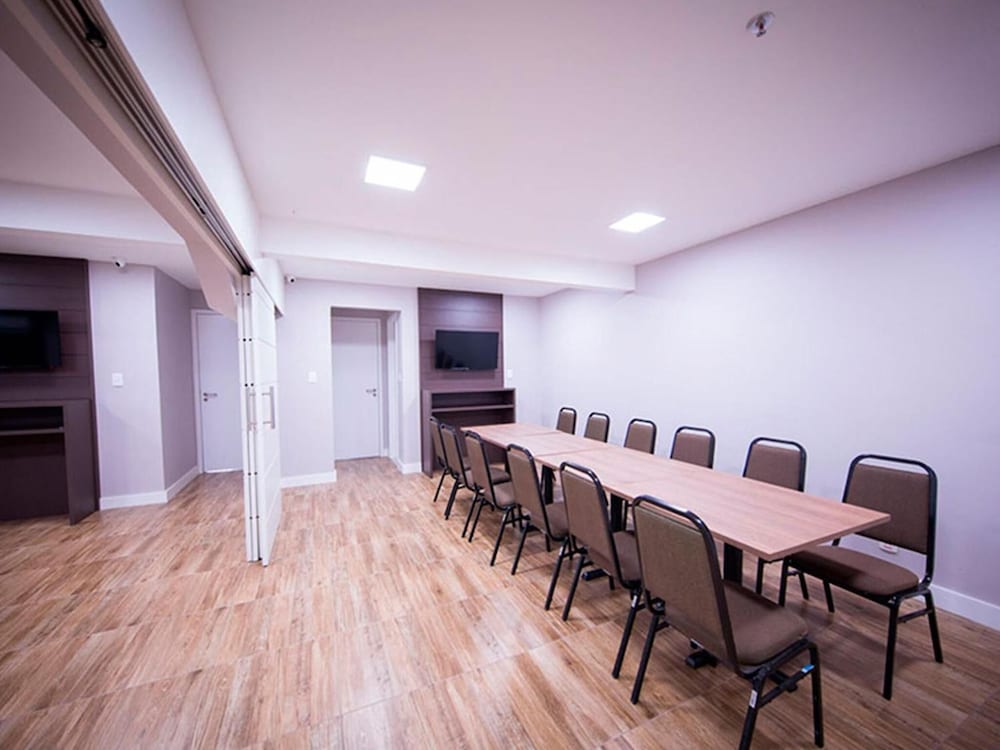 Vila Business Hotel 59/62