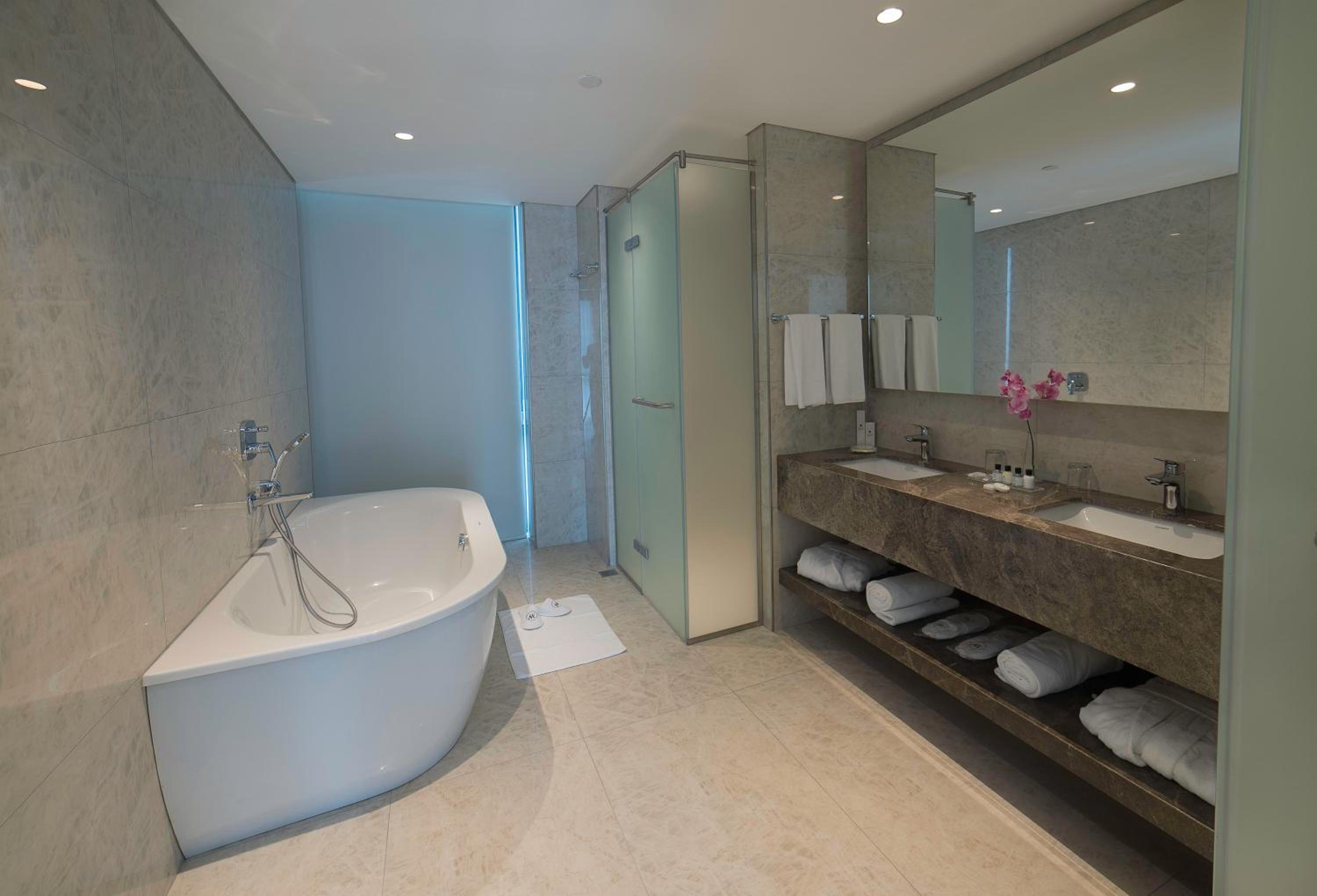 جناح تنفيذي بسرير كينج، Wish More Hotel 7/8
