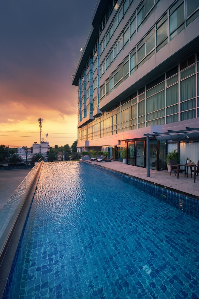 Siam Mandarina Hotel Formerly Grand Inn Come Hotel Suvarnabhumi Airport 5/74