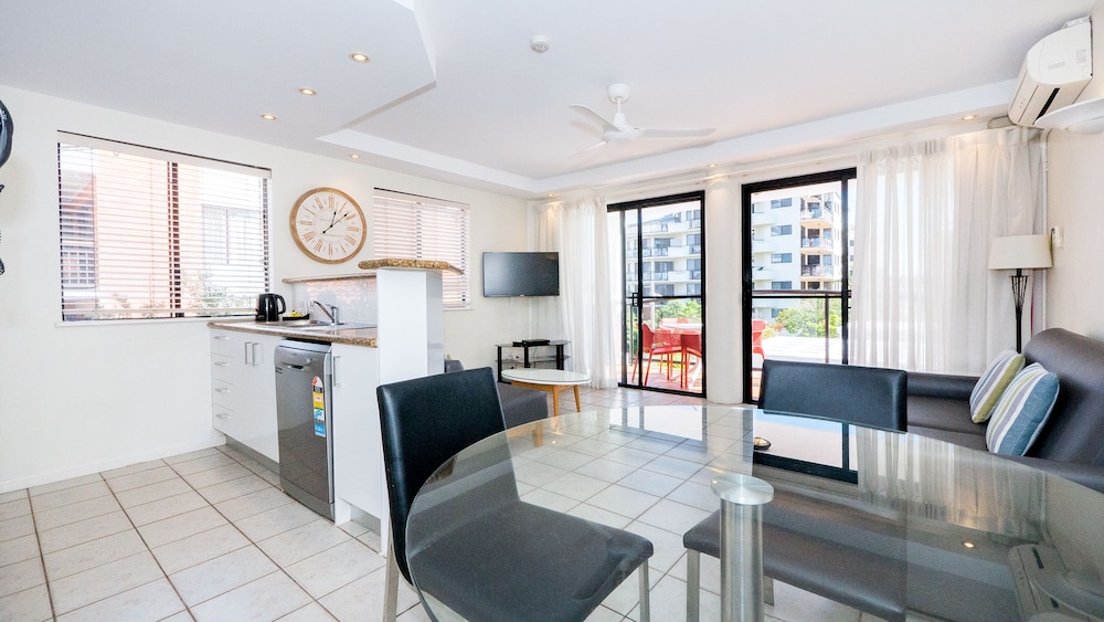 Aegean Mooloolaba 47/65