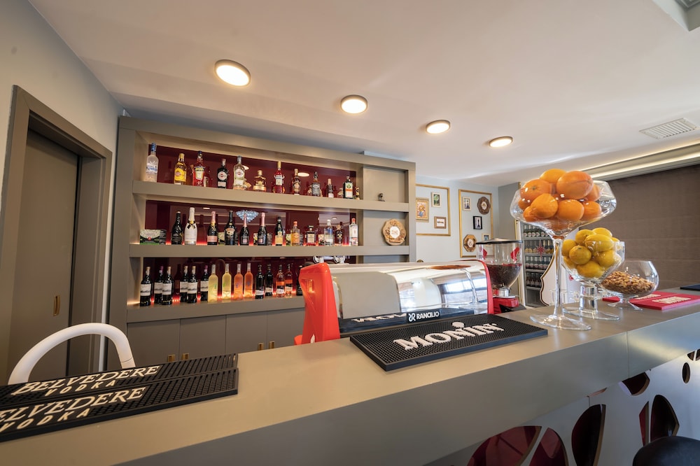 Phoenicia Comfort Hotel 46/51
