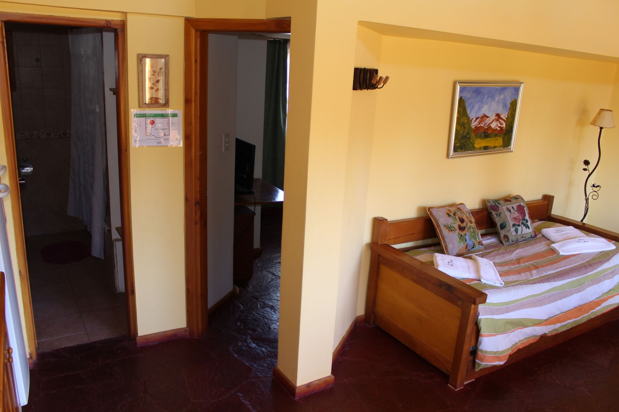 1 BEDROOM, BUNGALOW, DOUBLE AND TWIN BEDS, HIGH FLOOR