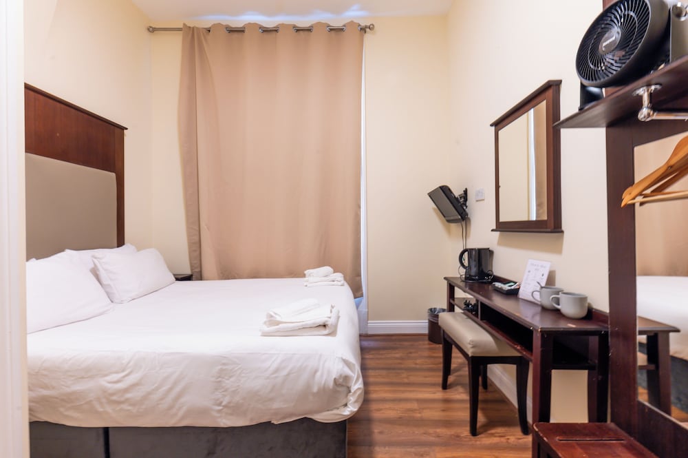 Astoria Hotel 28/42