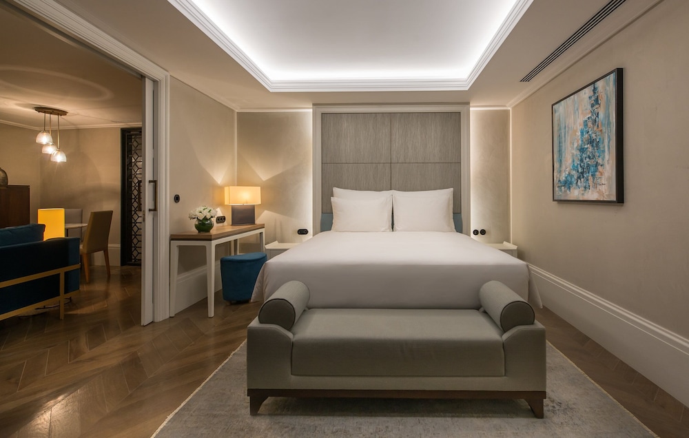 10 Karakoy 15/52