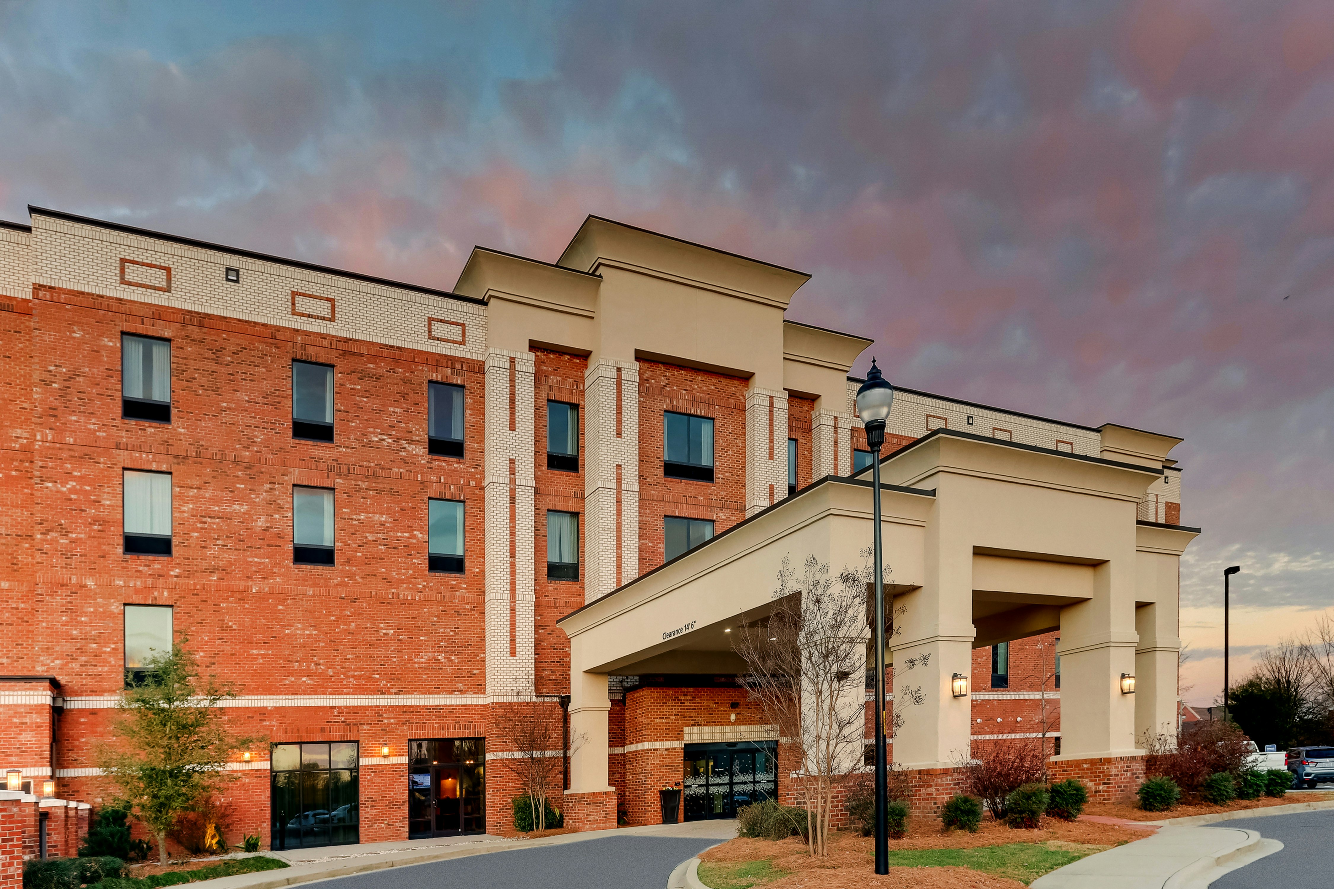 Hampton Inn & Suites Hartsville 6/76