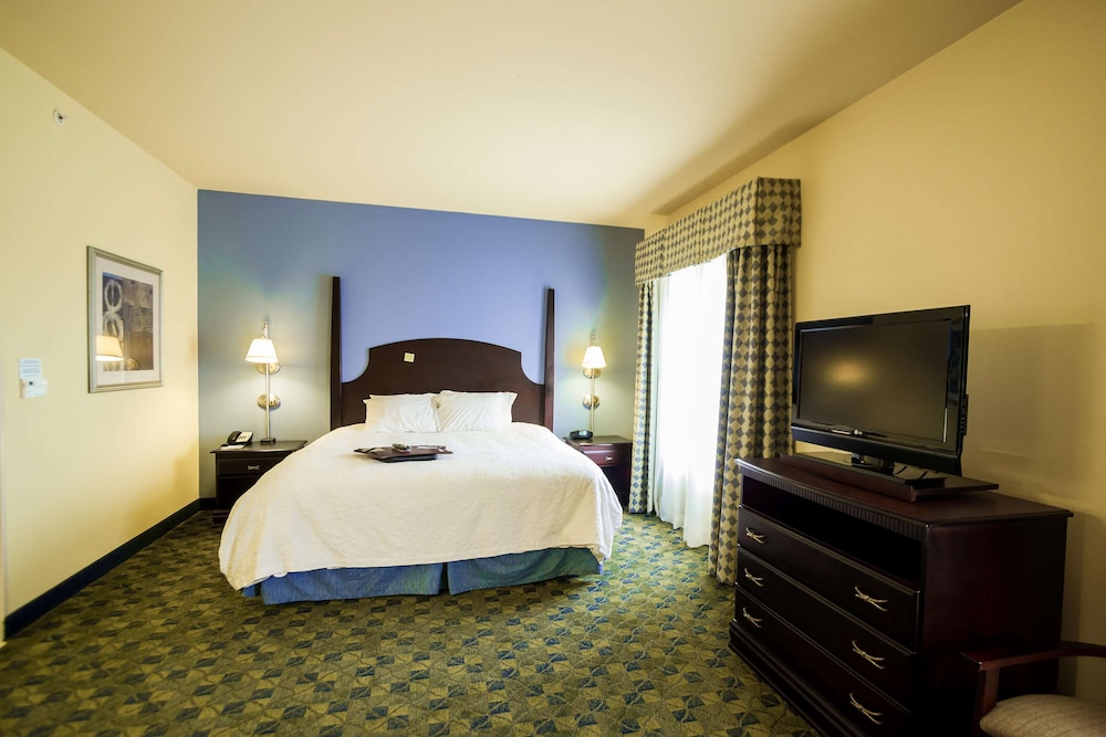 Hampton Inn Suites Natchez 25/78