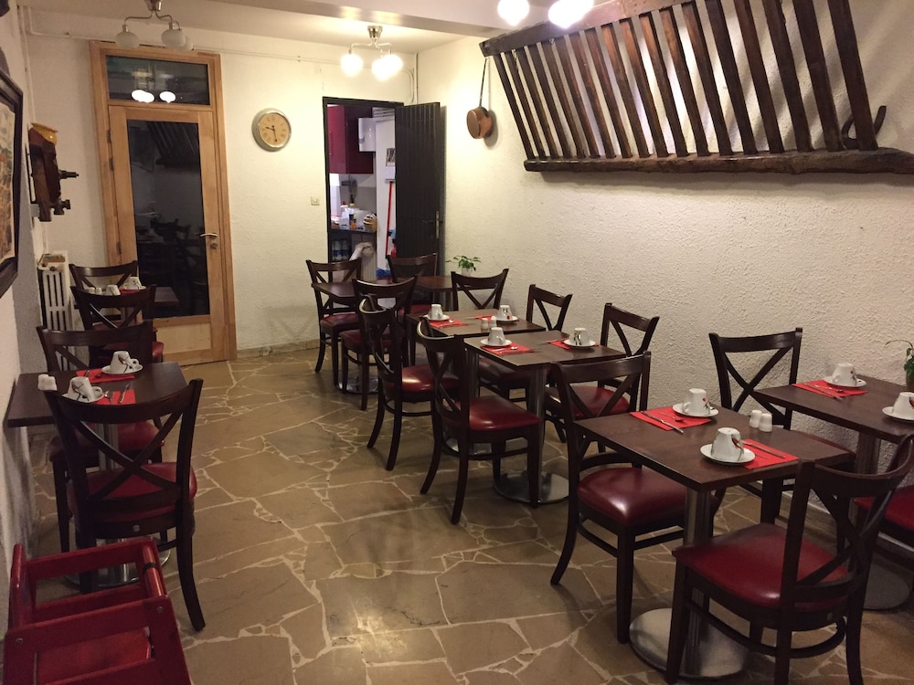 Hotel Du Pont Vieux 44/68